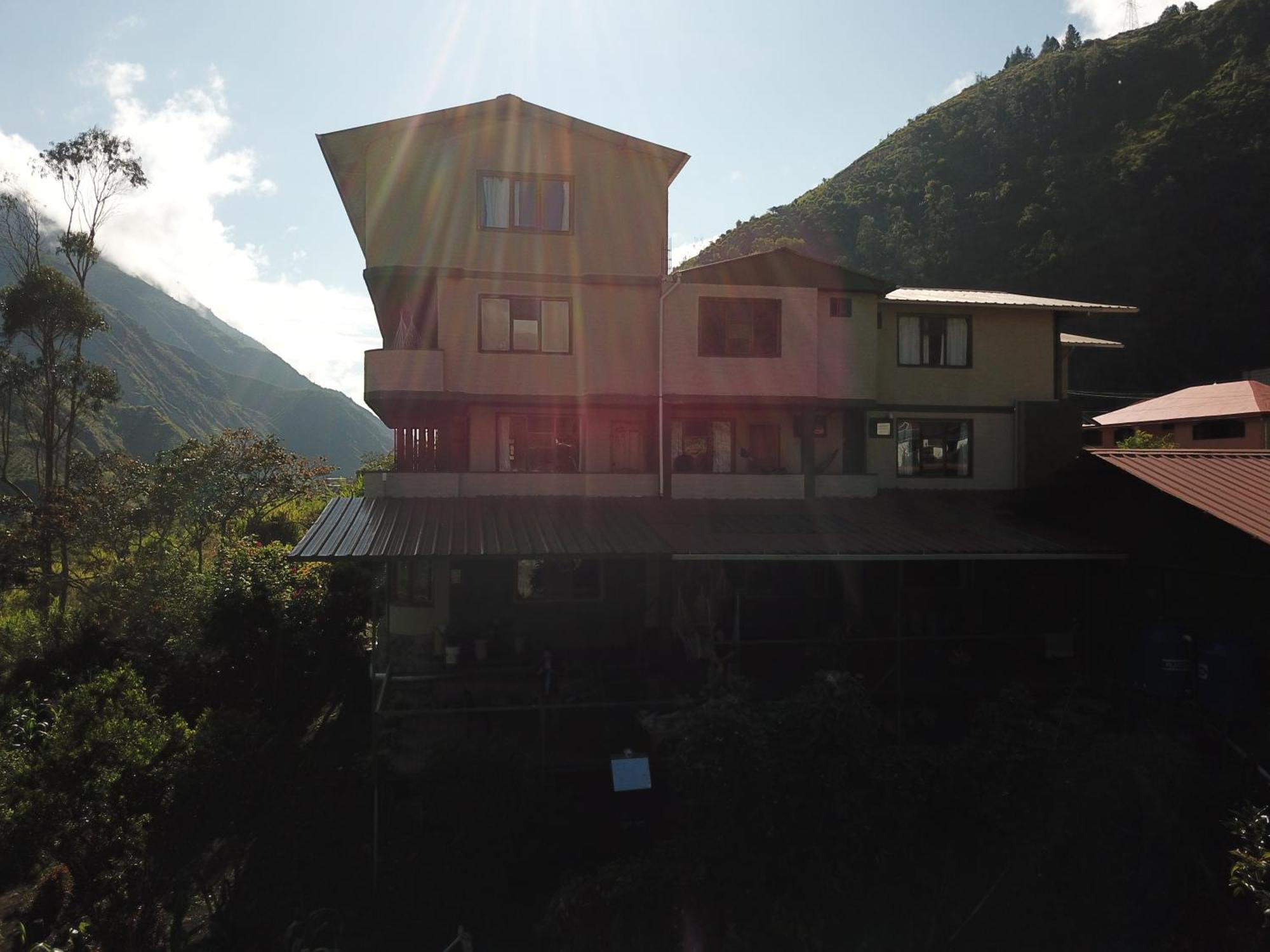 La Casa Verde Eco Guest House Banos  Exterior photo