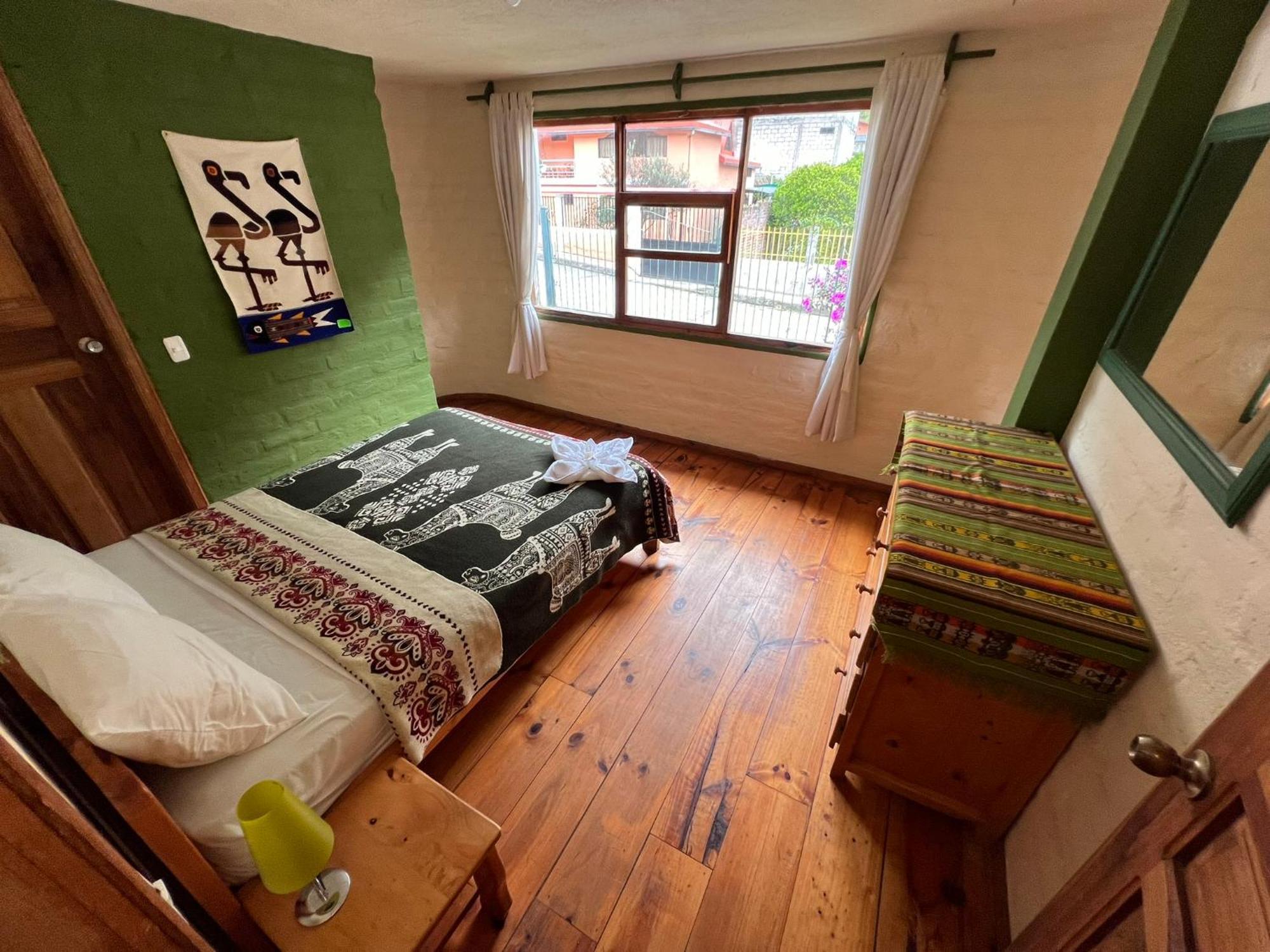 La Casa Verde Eco Guest House Banos  Room photo